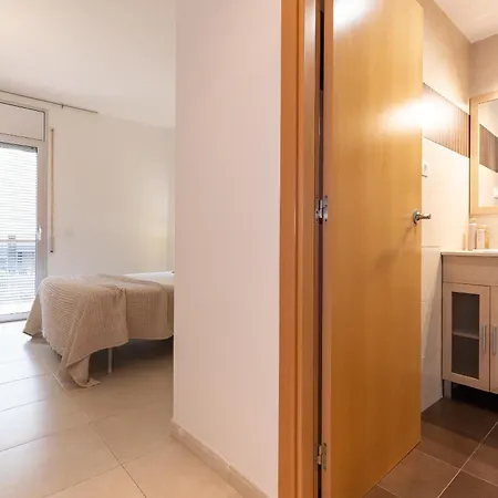 Uhc Paradise Village Family Complex Salou