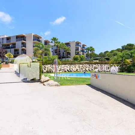 Uhc Paradise Village Family Complex *