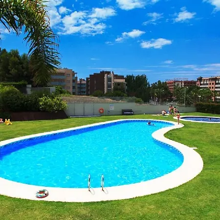 Uhc Paradise Village Family Complex Salou