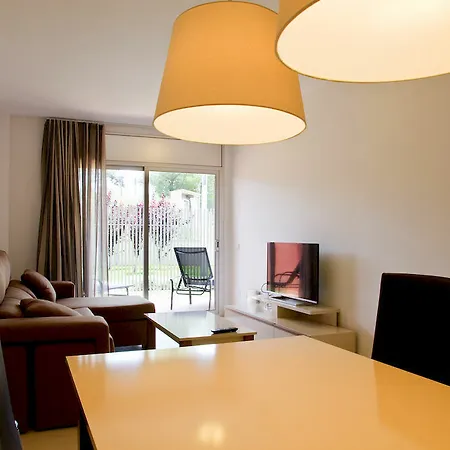 Uhc Paradise Village Family Complex Salou